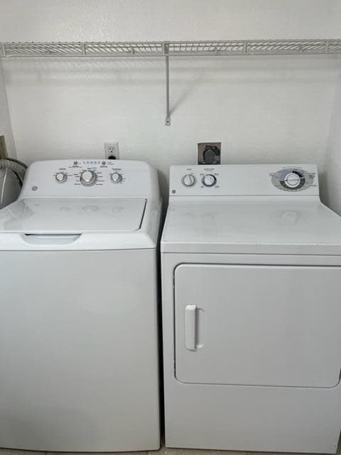 Building Photo - 8285 Severn Dr