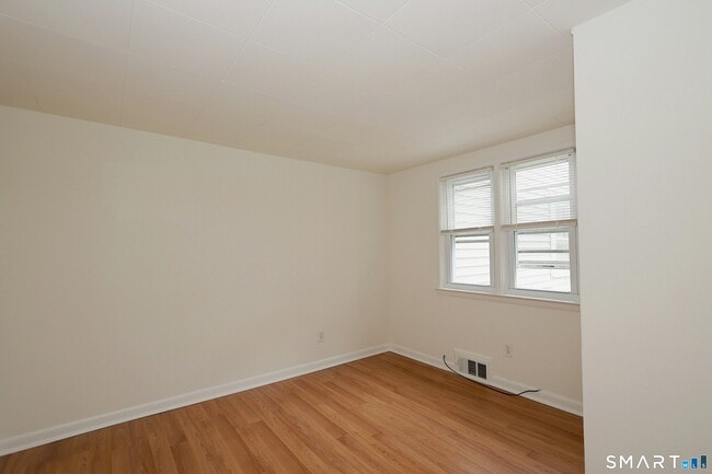 Building Photo - 121 Westport Rd