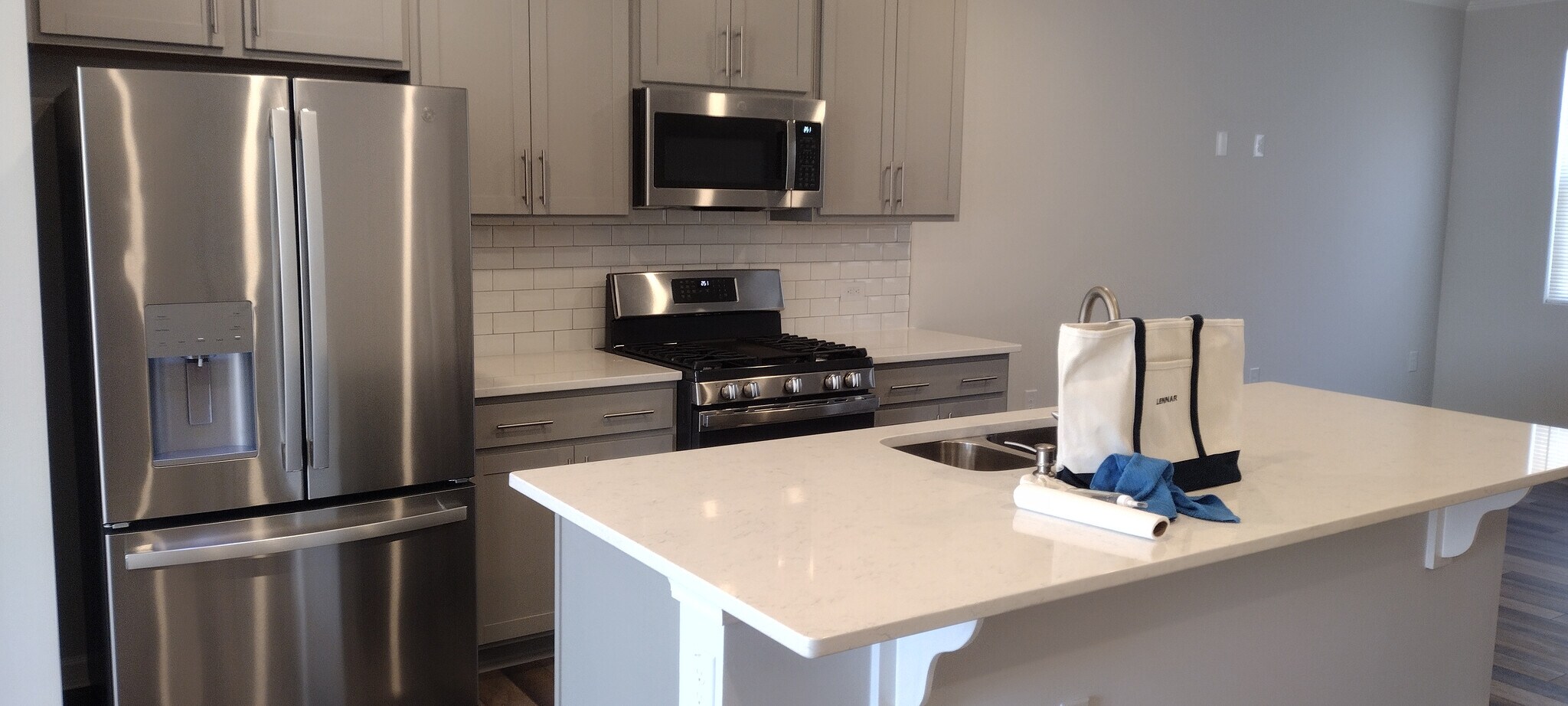 Building Photo - Room in Townhome on Kipp Ln