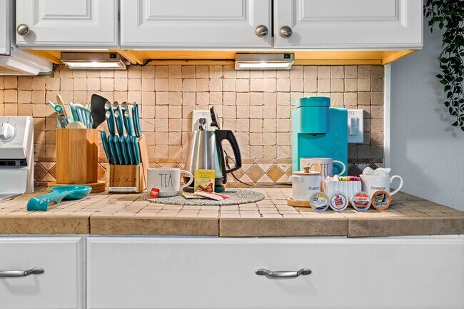 Building Photo - 6 Palmetto Dr