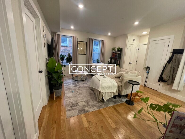 Building Photo - 64 N Margin St