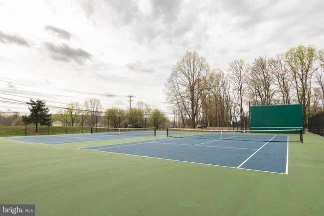 Building Photo - 9004 Roundleaf Way