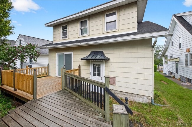 Building Photo - 111 Maplehurst Ave