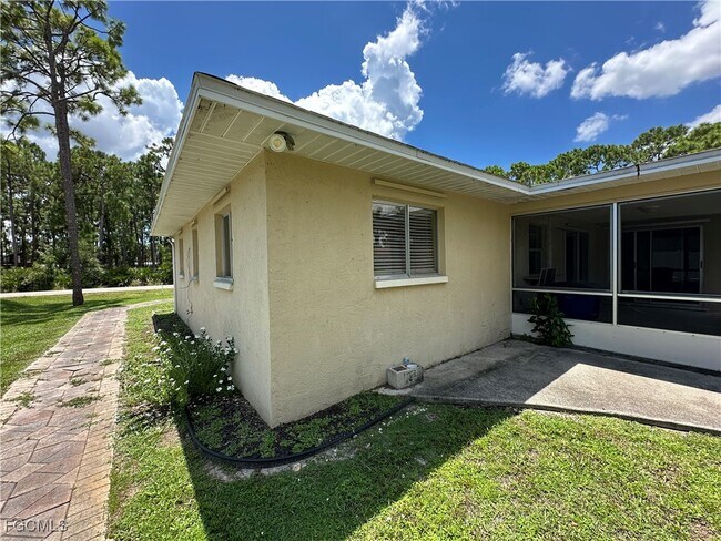 Building Photo - 9053 Irving Rd
