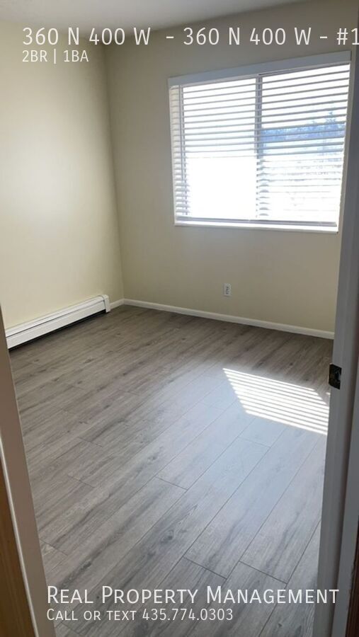 Building Photo - 2 Br. townhome coming available in March. ...