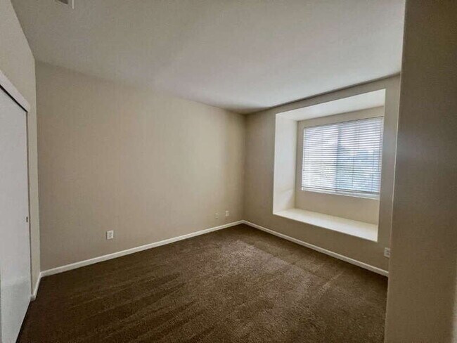 Building Photo - 116 Burgundy Ct