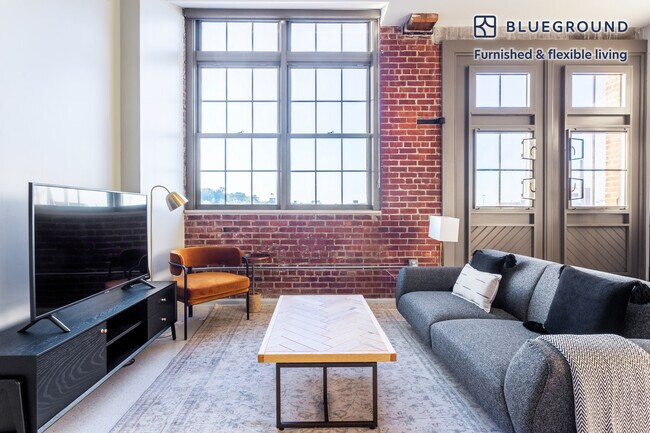 Building Photo - 275 Medford St