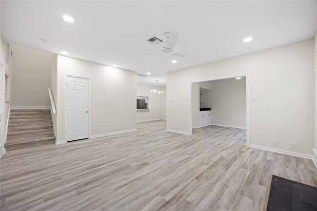 Building Photo - 2668 Bering Dr