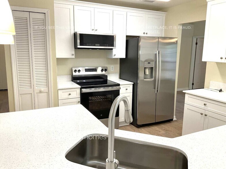 Building Photo - 1004 Turtle Creek Dr