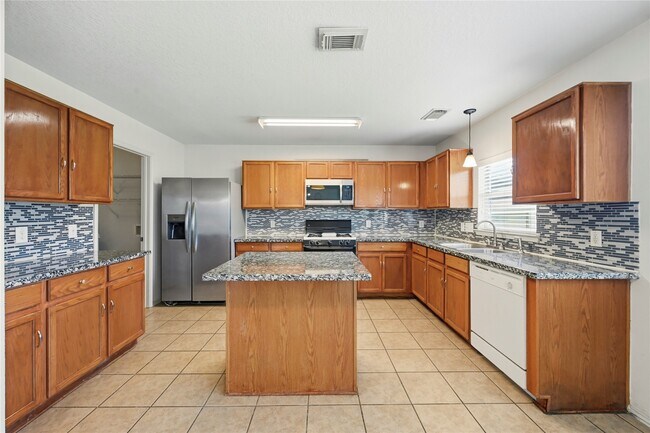 Building Photo - 14954 Sugar Sands Dr