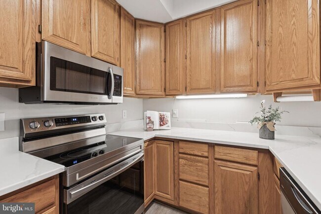 Building Photo - 1361 Garden Wall Cir