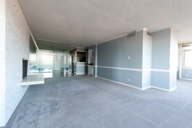 Building Photo - 1313 N Williams St