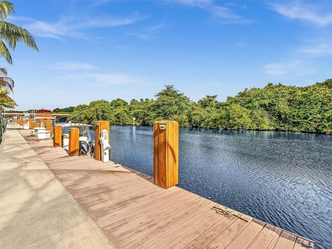 Building Photo - 2901 Hidden Harbour St