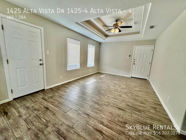 Building Photo - 1425 Alta Vista Dr