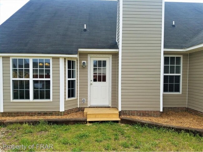 Building Photo - 106 Sweet Bay Ct
