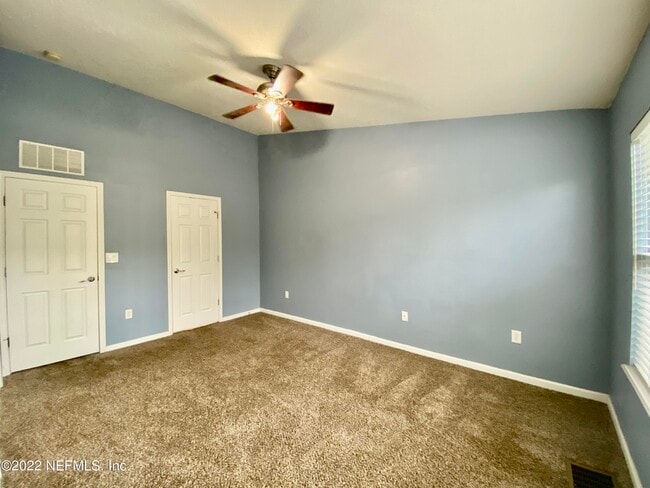 Building Photo - 8101 SUMMER PALM Ct