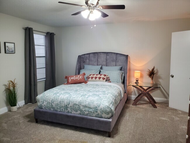 Building Photo - 1161 Lake Ave