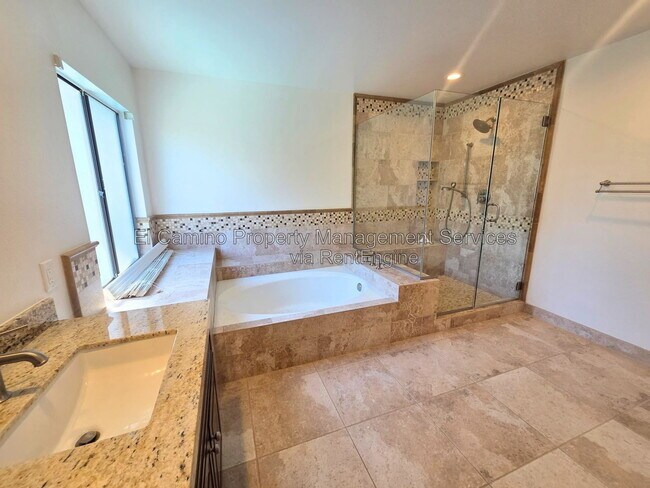 Building Photo - 2702 Belmont Ct