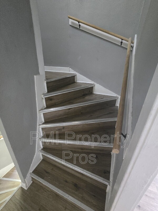 Building Photo - 2478 W Chambers St