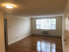 Building Photo - 1105 Lexington St