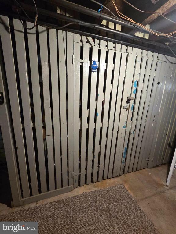 Building Photo - 881 Windermere Ave