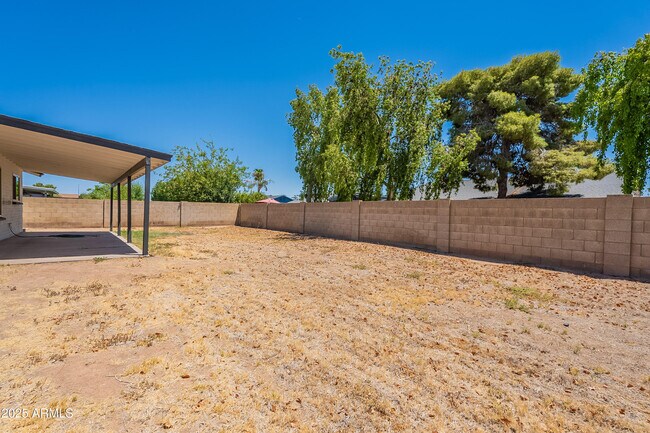 Building Photo - 2839 W Villa Maria Dr