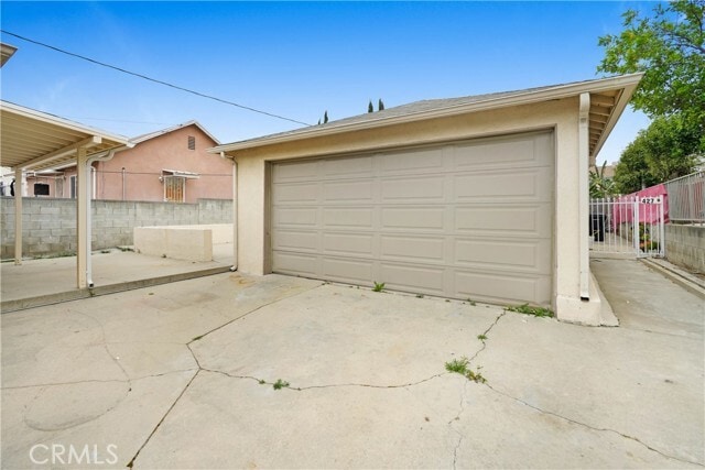 Building Photo - 427 Russell Ave