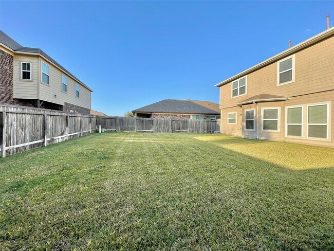 Building Photo - 14903 Vinegrove Falls Ct