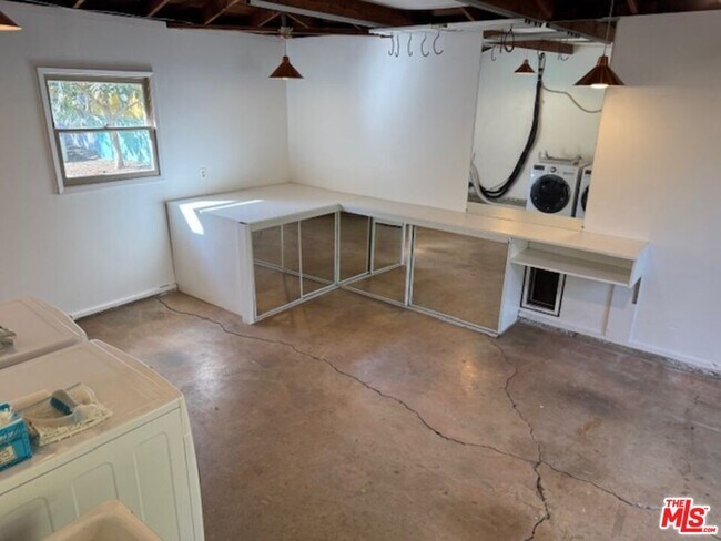 Building Photo - 1334 Morningside Way