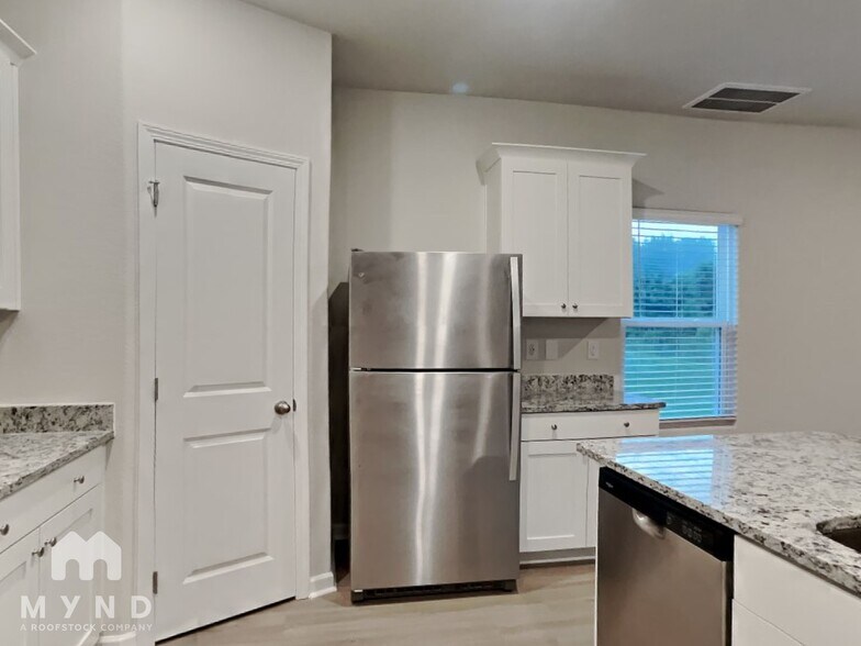 Building Photo - 40 Royal Mdw Dr