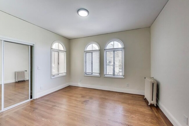 Building Photo - 465 Bellevue Ave