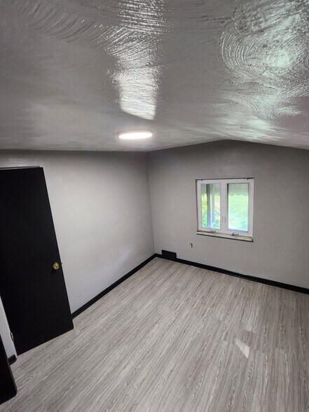 Building Photo - 860 Joan Dr