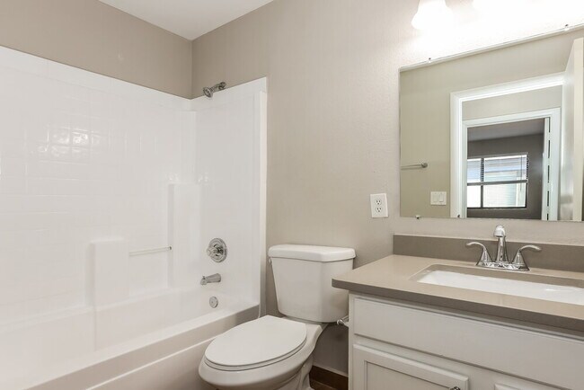 Building Photo - 8516 W Elm St