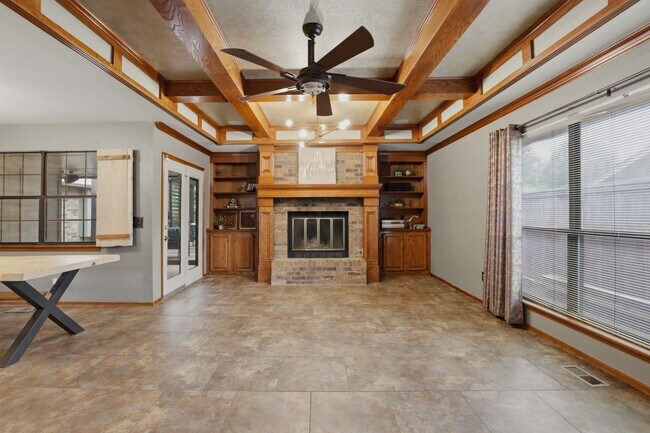 Building Photo - 14125 Osage Dr