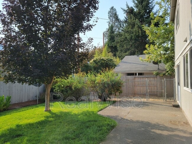 Building Photo - 1527 Hamilton Ln