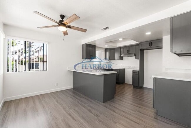 Building Photo - 789 W 18th St