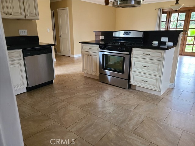 Building Photo - 15720 Rose Ln