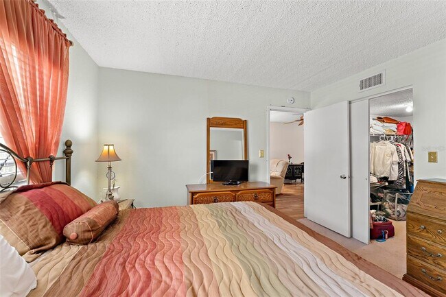 Building Photo - 4746 Azalea Dr