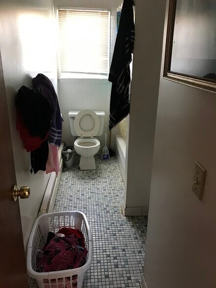 Building Photo - 2925 W Lydius St