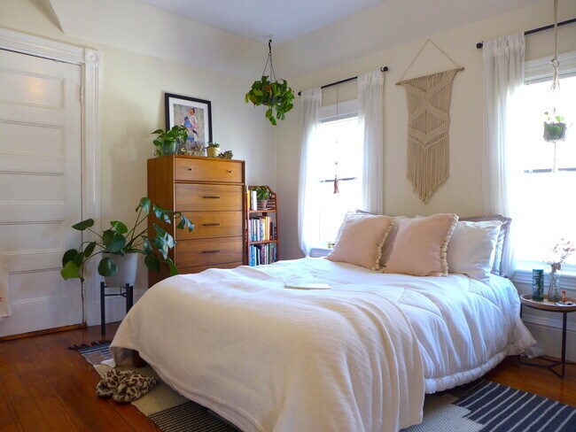 Building Photo - 26 Turner St