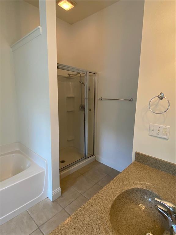 Building Photo - 3231 Greenwood Oak Dr
