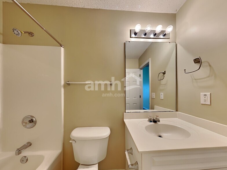 Building Photo - 1319 Bishop Pine Dr