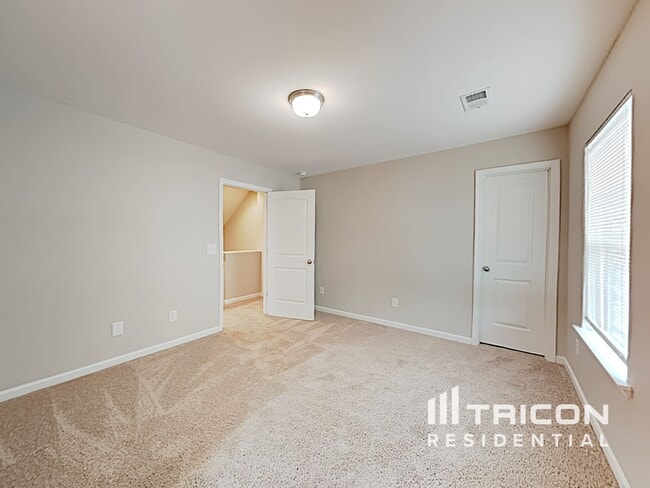 Building Photo - 715 Dawsons Park Wy