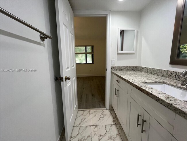 Building Photo - 9795 SW 138th Ave