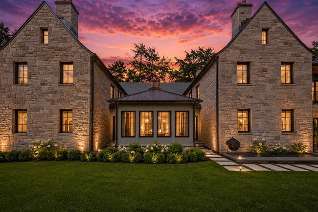 Building Photo - 548 Sylvan Pl