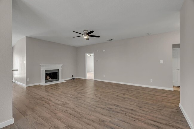 Building Photo - 3920 Cane River Rd