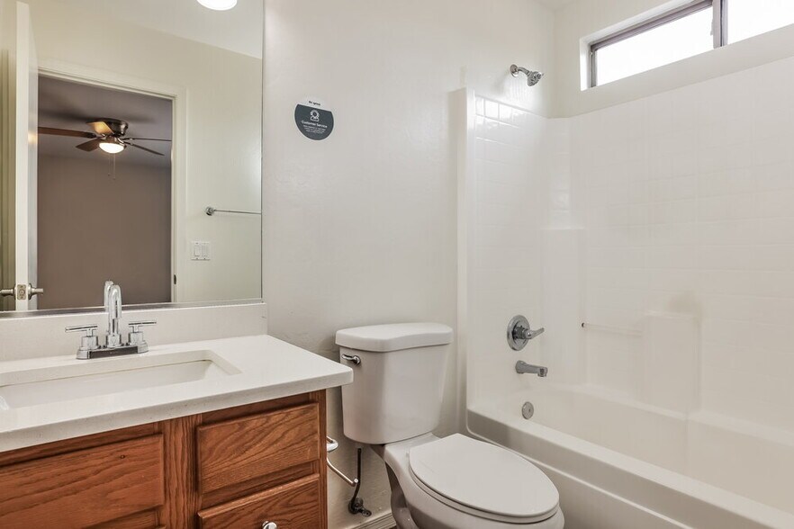 Building Photo - 14756 W Maui Ln