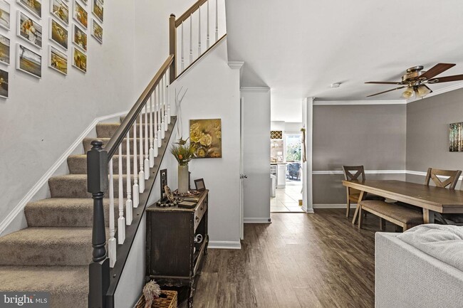 Building Photo - This beautiful 3-bedroom townhome is nestl...