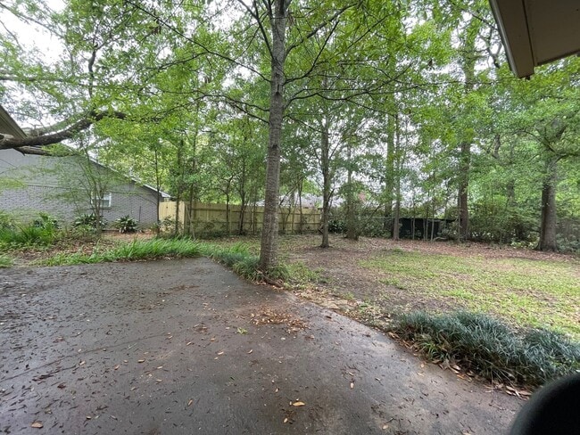 Building Photo - Spacious Home in Country Club Estates