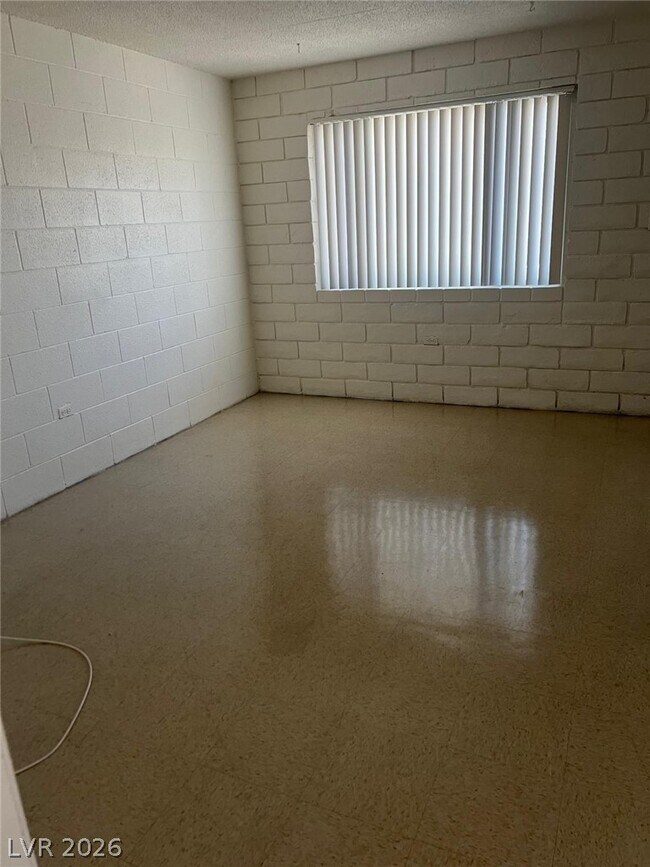 Building Photo - 818 S 7th St